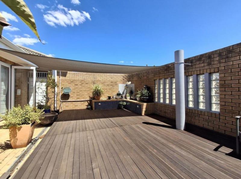 4 Bedroom Property for Sale in Durbanville Western Cape